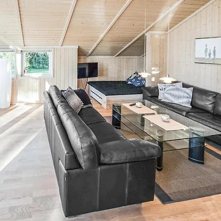 Three-bedroom In Sydals * Skovbyballe